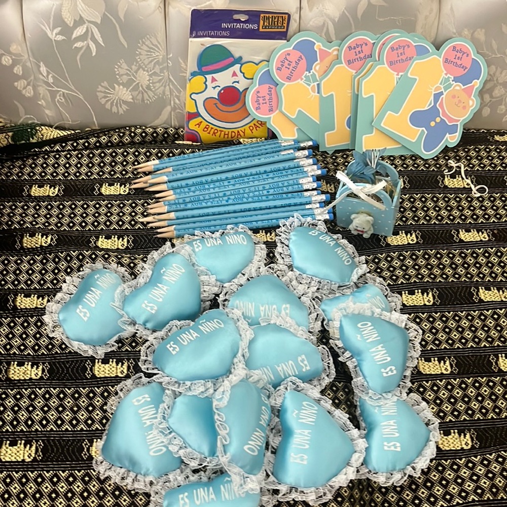Baby Boy shower give away / stuffed pillows, pencils , cards NWOT - Picture 1 of 6